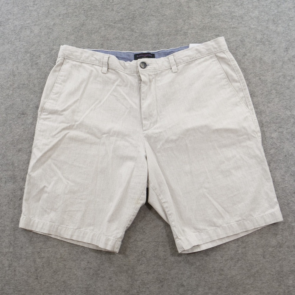 Banana Republic Aiden Short Mens 36 Gray Fine Striped Chino Flat Front Aiden